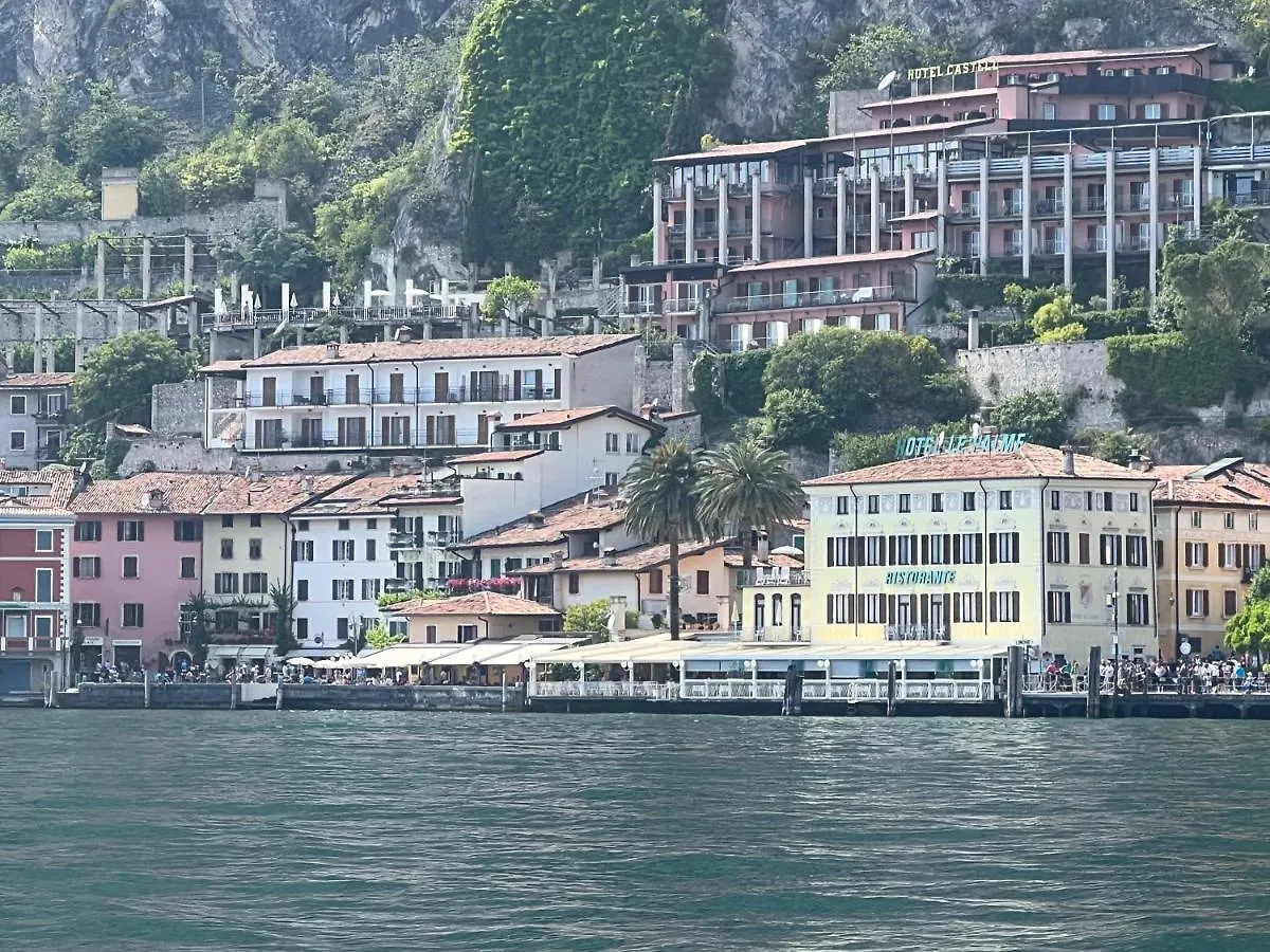 Villa Castello Limone sul Garda Italien